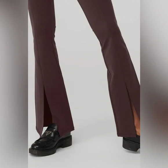 NWT ALO Yoga Airbrush High-Waist Flutter Legging- Raisin/ Size Small (4-6) - Picture 3 of 5